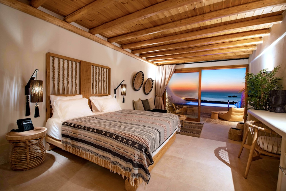 Suite, Private Pool (Cave)