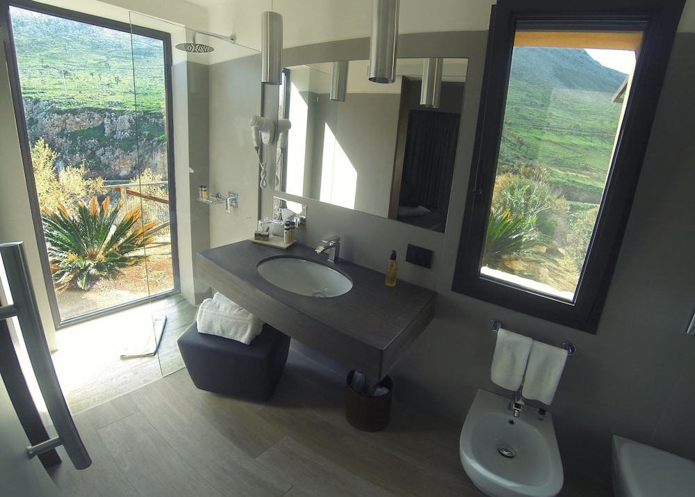 Suite Garden View photo 2
