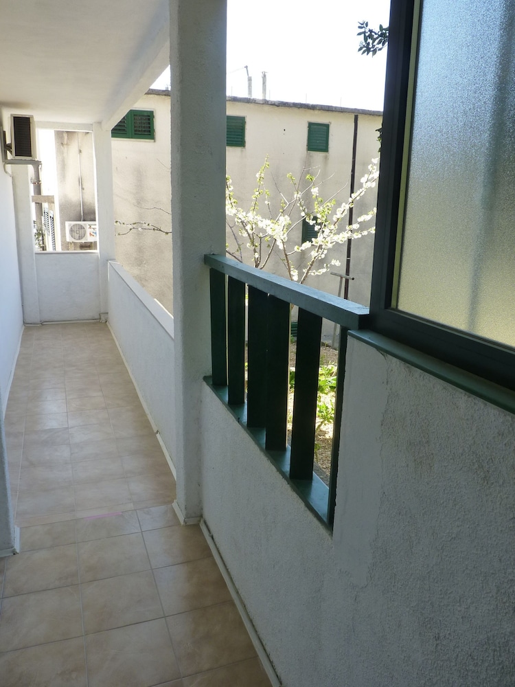 Studio (A1) photo 2