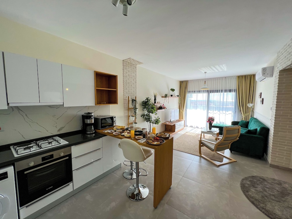 Elite Studio Suite photo 2