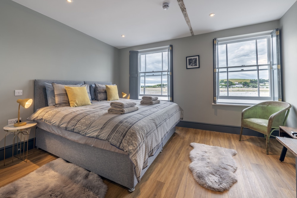 Superior Double Room, Ensuite, Sea View