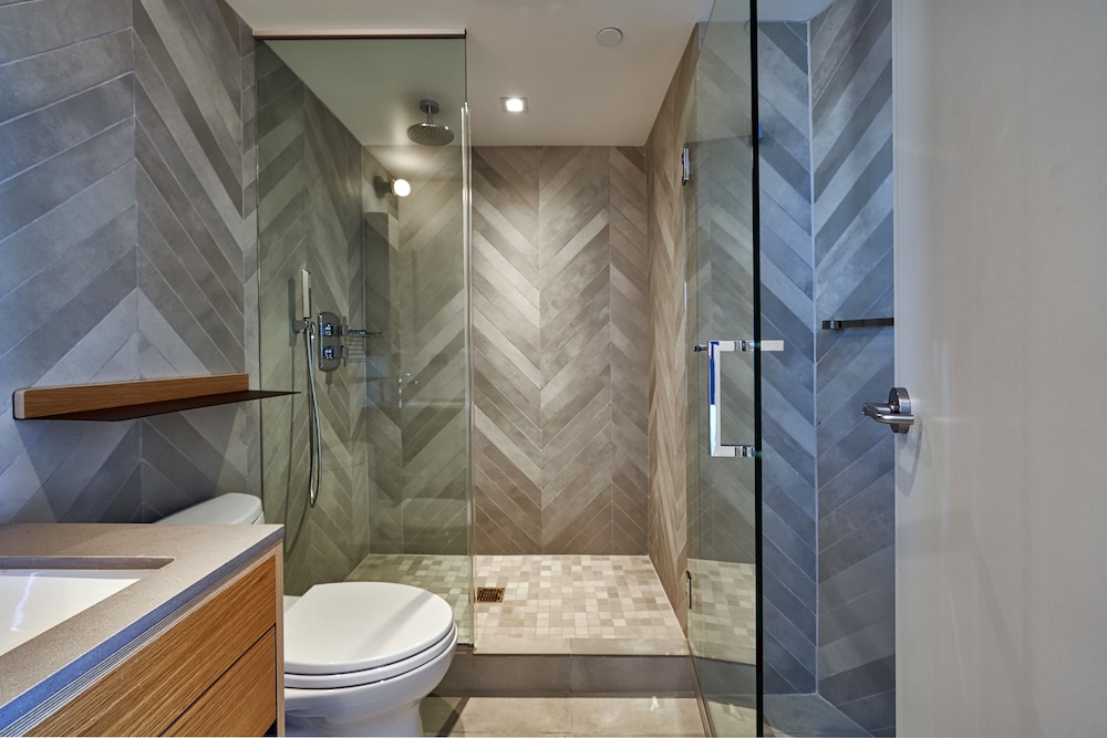 Premier Suite (Full Bed)