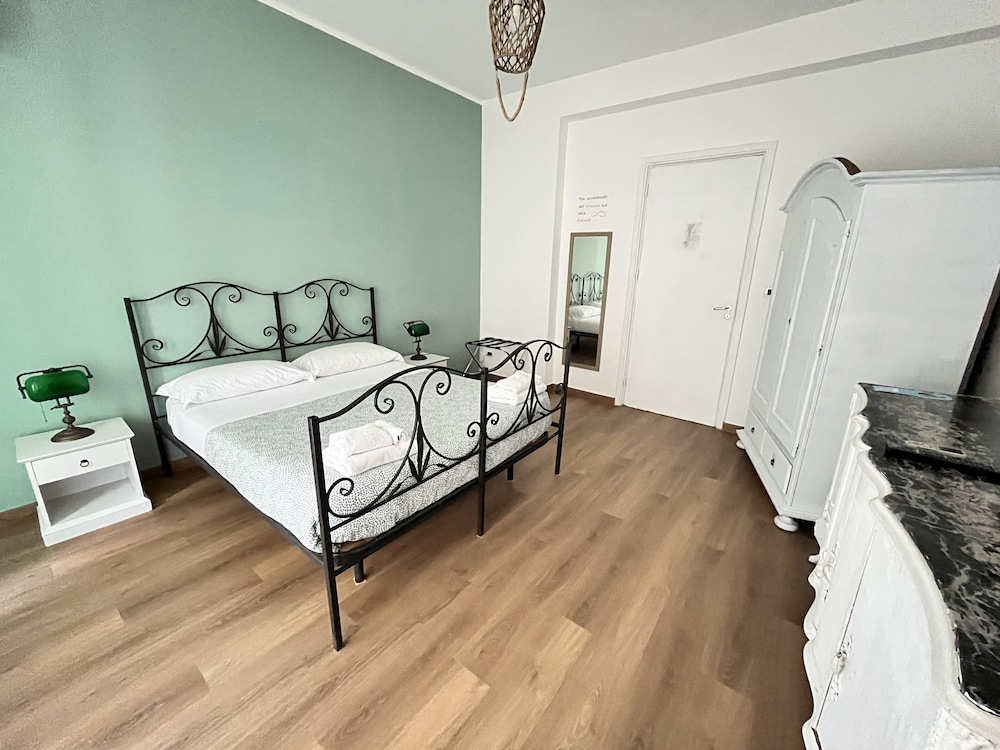 Deluxe Room - Photo 1