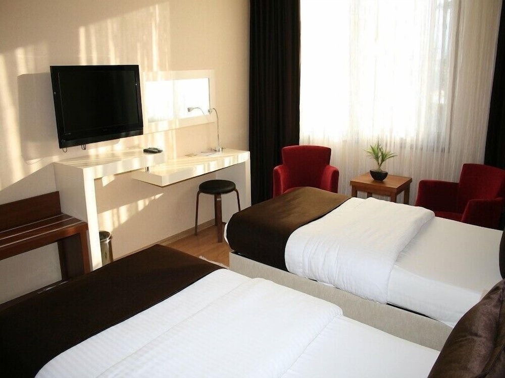 Standard Double Room Single Use photo 3