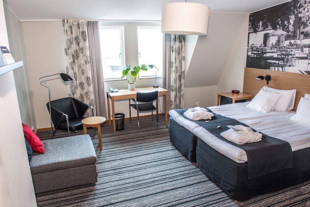 Deluxe Room, 1 Double Bed, Non Smoking - Photo 3