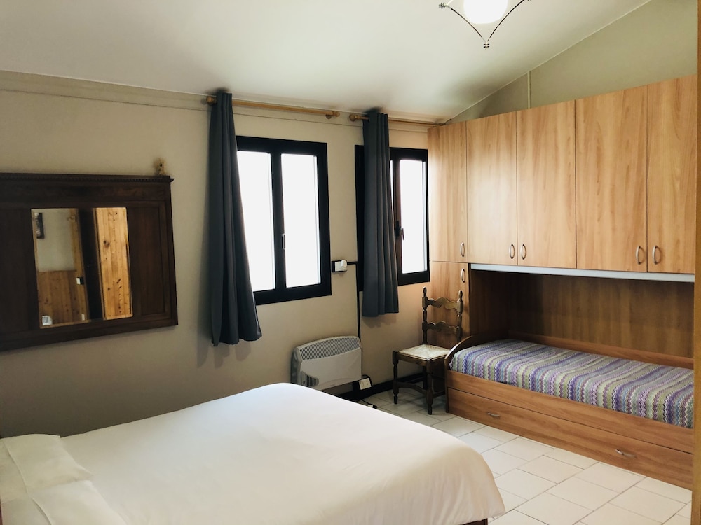Economy Double Room, Mountain View photo 3