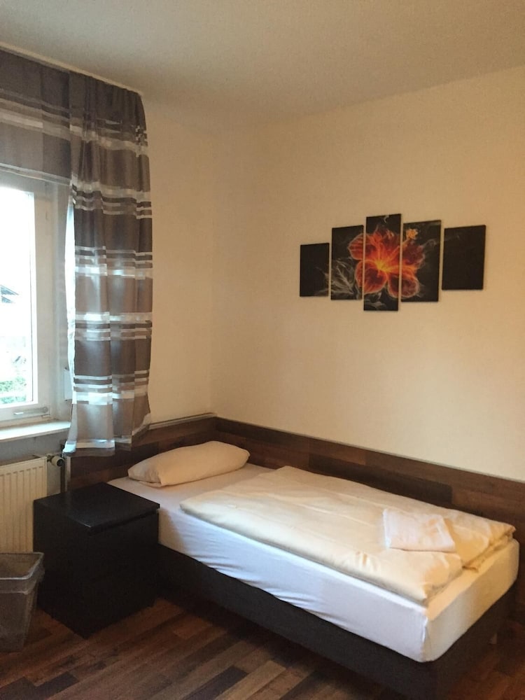 Single Room photo 2