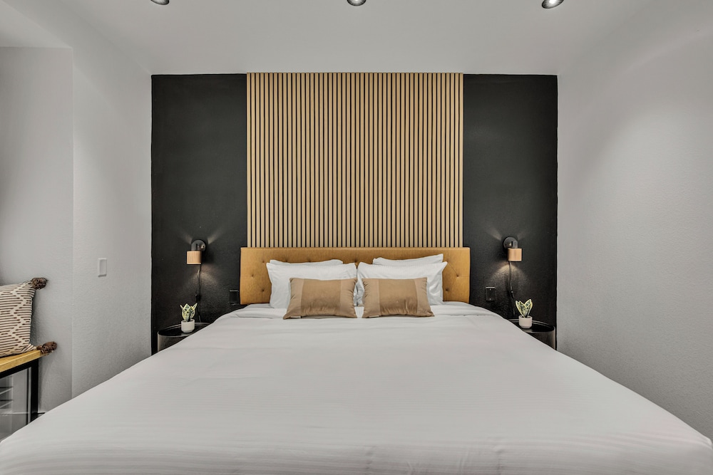 Deluxe Single Room - Photo 12