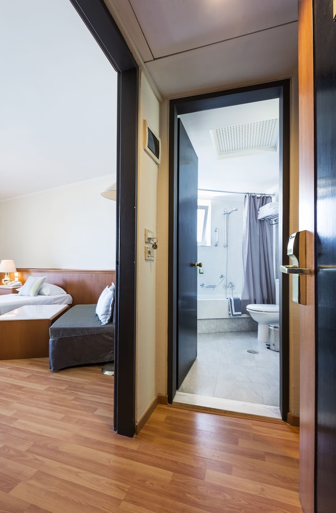 Double Room, Partial Sea View - Photo 1