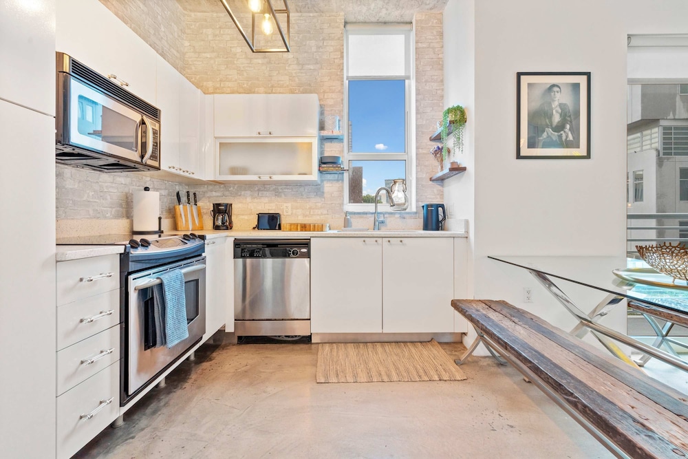 Apartment photo 2