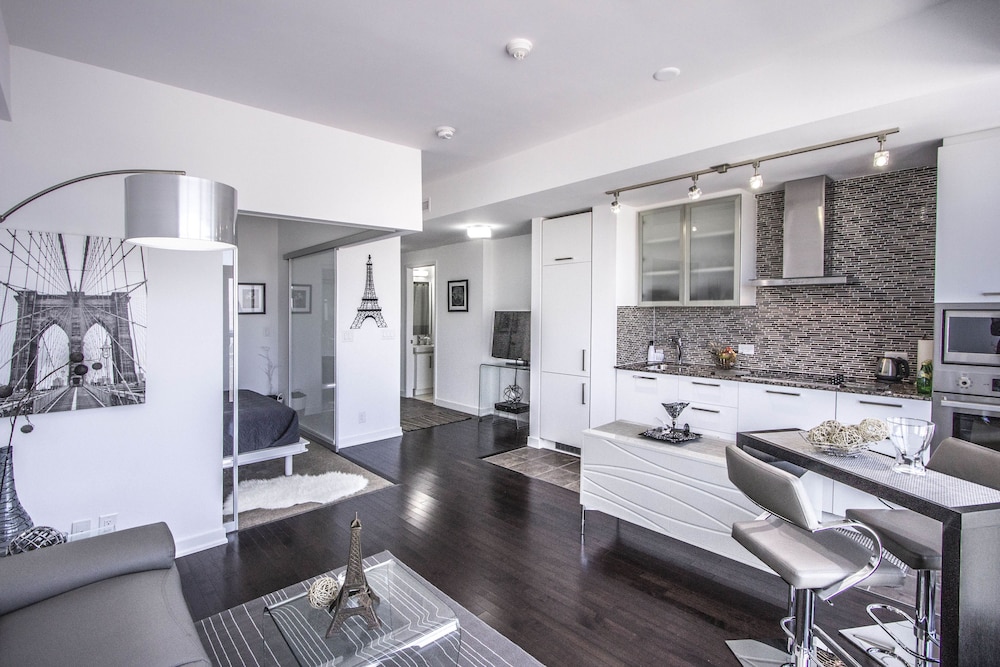 Condo, 1 Bedroom (CN Tower View)