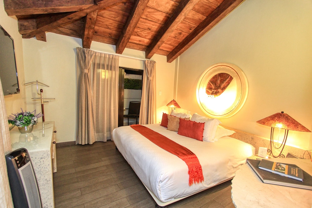 Family Room, 1 King Bed with Sofa bed, Terrace photo 1