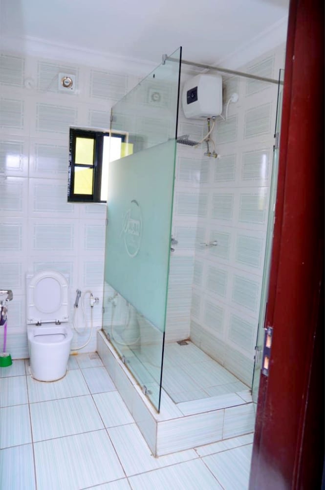 Royal Suite, 2 Bathrooms photo 3