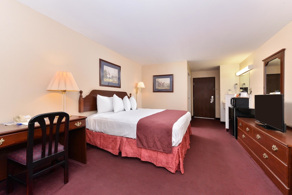 Suite, 1 King Bed, Non Smoking, Kitchenette