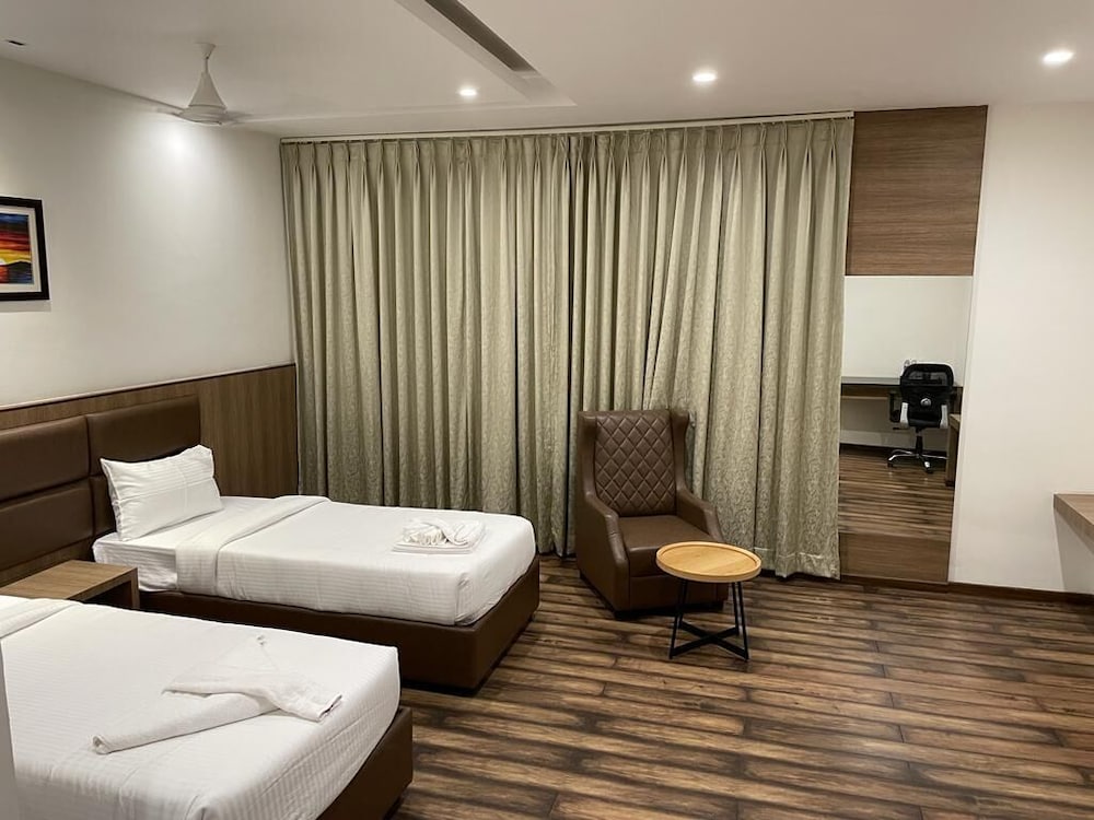 Deluxe Room, City View