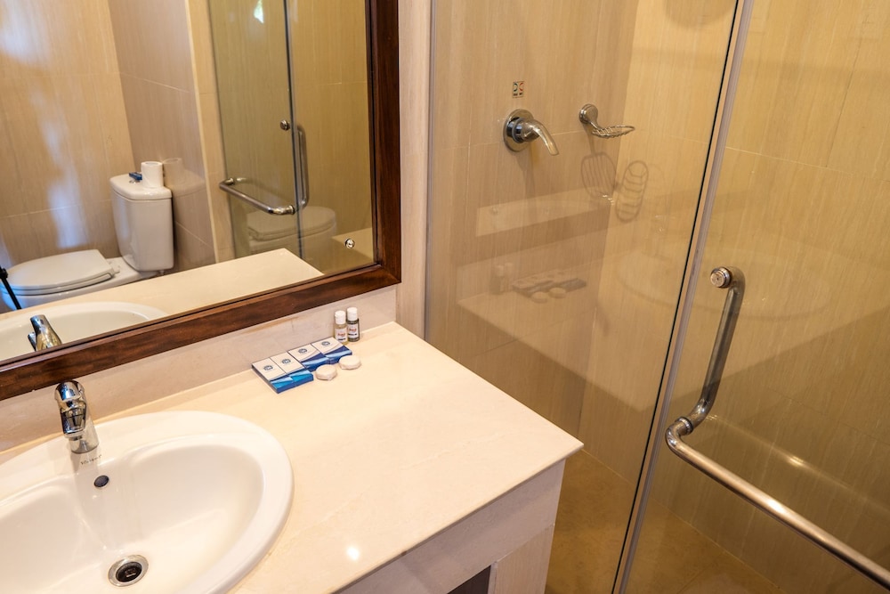 Deluxe Double or Twin Room, 1 Bedroom, Sea View, Sea Facing photo 2
