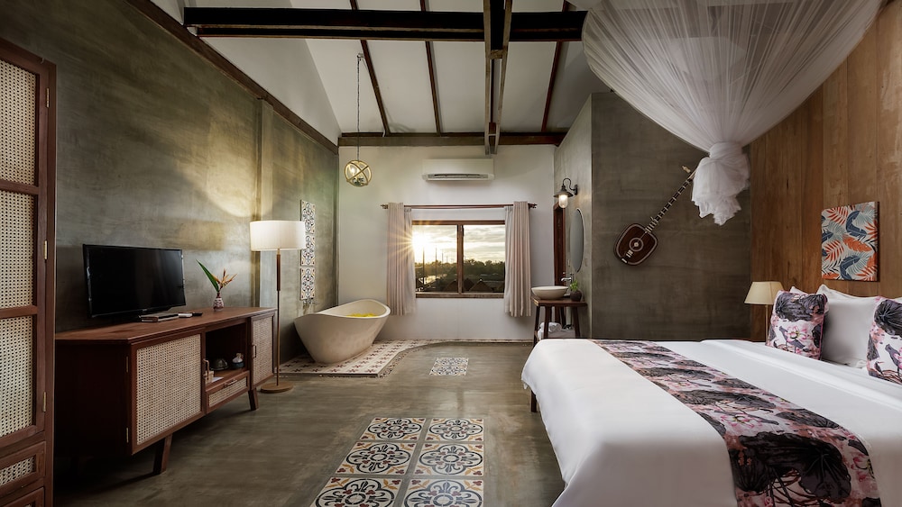 Four-Bedroom Villa Private Pool