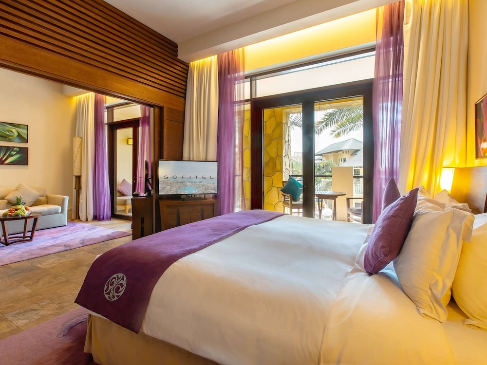 Junior Suite, 1 King Bed with Sofa bed, Balcony, Sea View (Club Access)