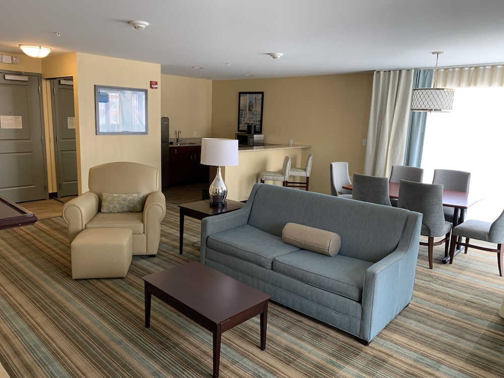 Deluxe Suite, 1 Bedroom, Fireplace (Kitchen) - Photo 8