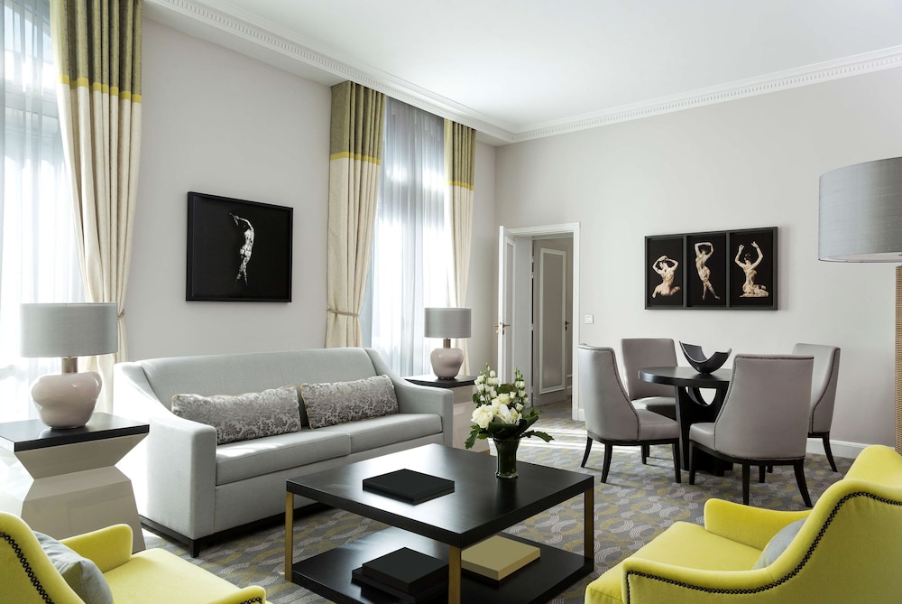Suite (Master)