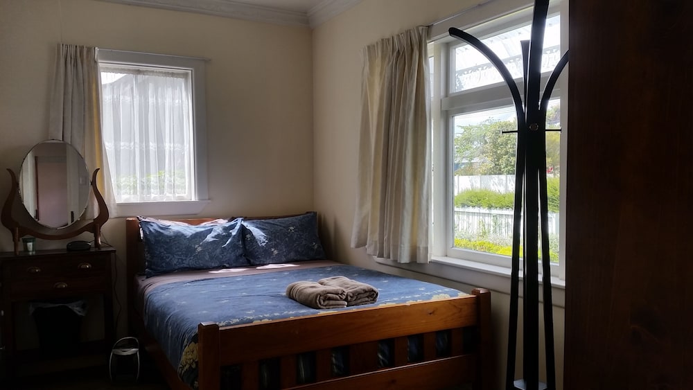 Double Room, Shared Bathroom - Photo 6