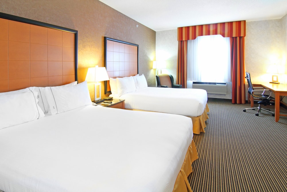 Standard Room, 2 Queen Beds - Photo 6