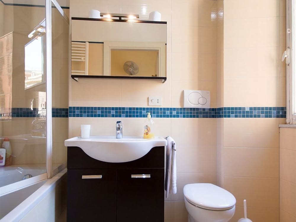 Classic Double or Twin Room, Private Bathroom photo 1