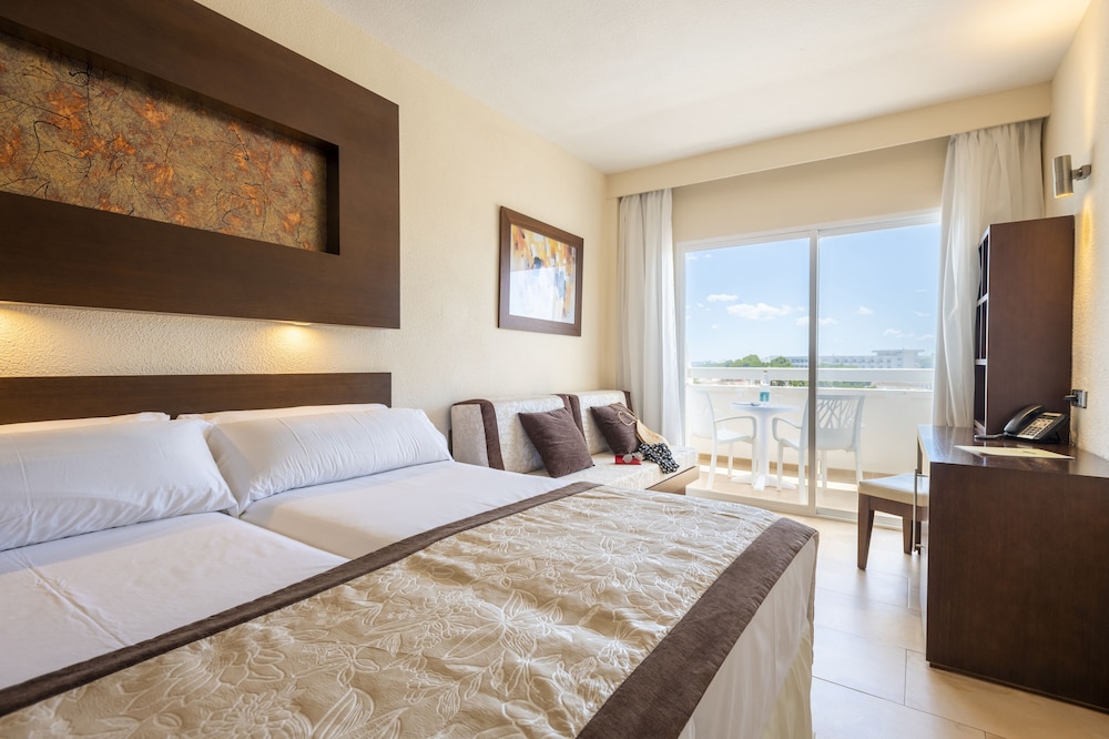 Double Room, Balcony, Partial Sea View photo 2