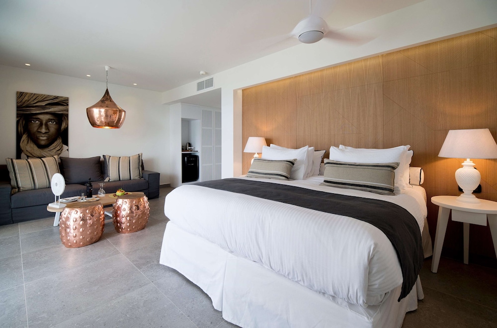Suite, Pool Access, Sea View thumbnail 6