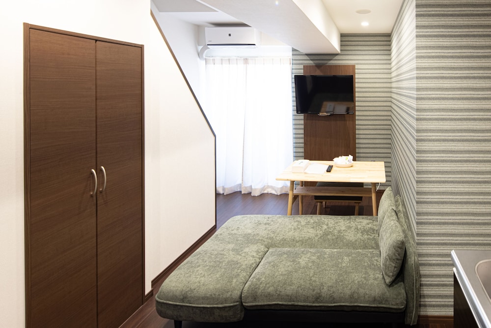 Suite, 1 Bedroom - Photo 4