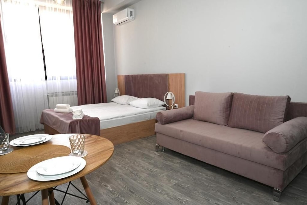Deluxe Studio Room