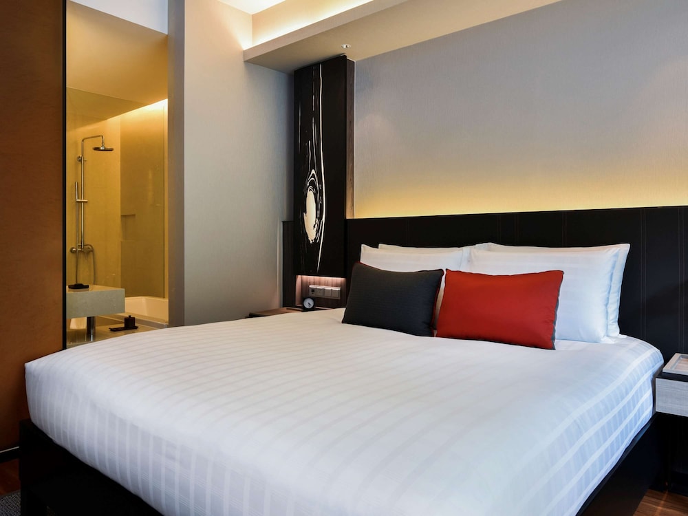 Deluxe Room, 1 King Bed
