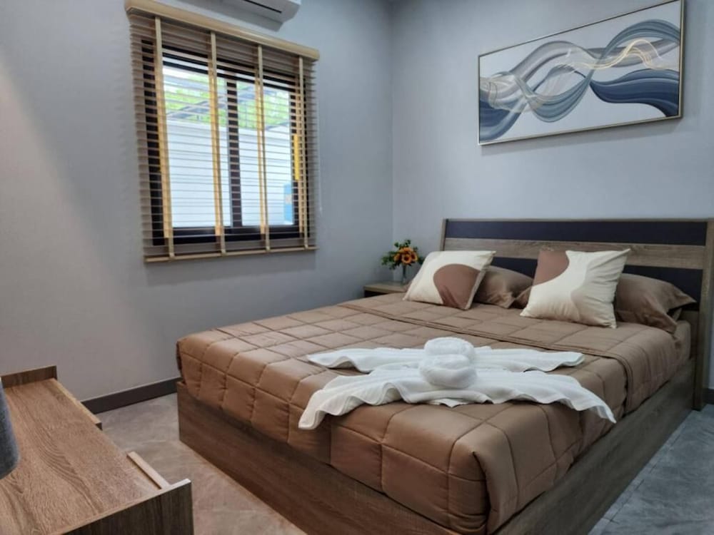 Family Triple Room, Pool View