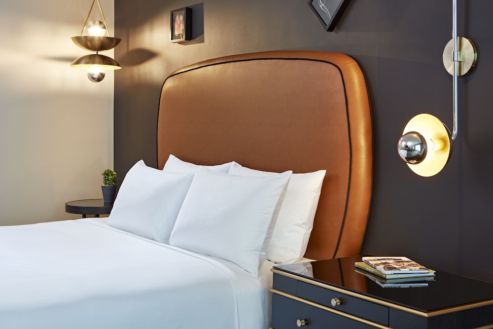 City Room, 1 King Bed (Capitol Dome View) - Photo 2