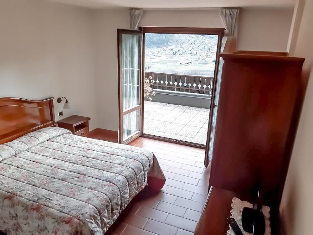 Business Double Room Single Use, Mountain View photo 2