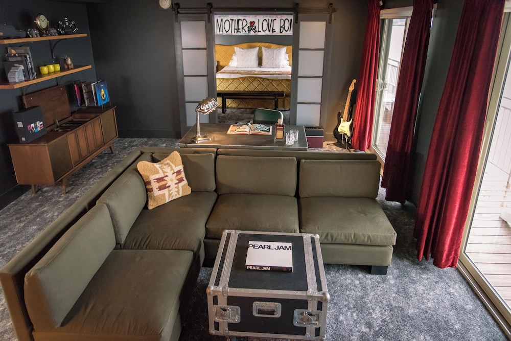 Pearl Jam Suite - Photo 5