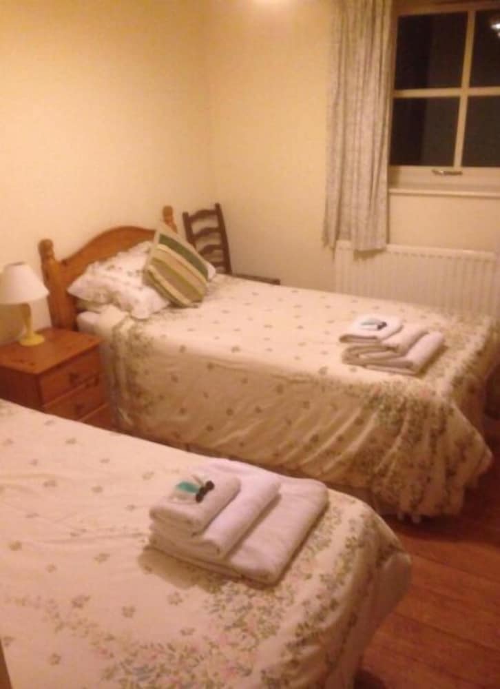 Twin Room, Ensuite photo 2