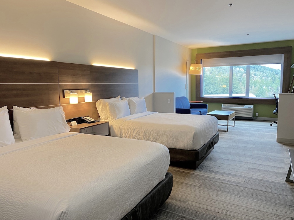 Suite, Multiple Beds photo 3