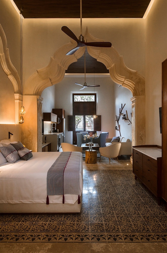 Premium Suite, 1 King Bed, Park View