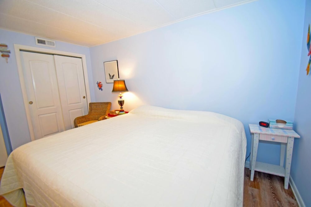 Condo, 2 Bedrooms