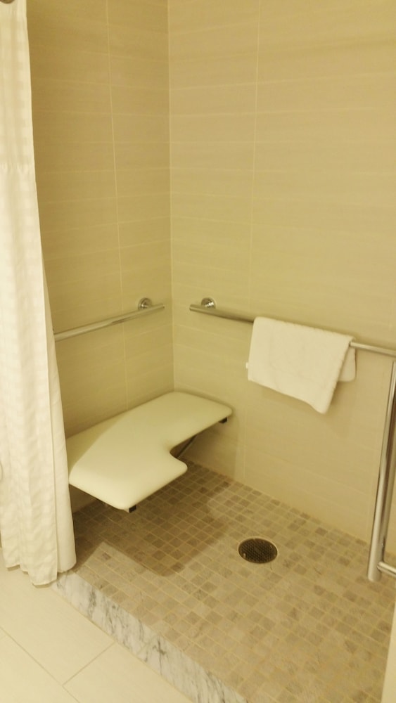 Room, 2 Queen Beds, Accessible, Non Smoking (Mobility & Hearing, Bathtub) - Photo 3