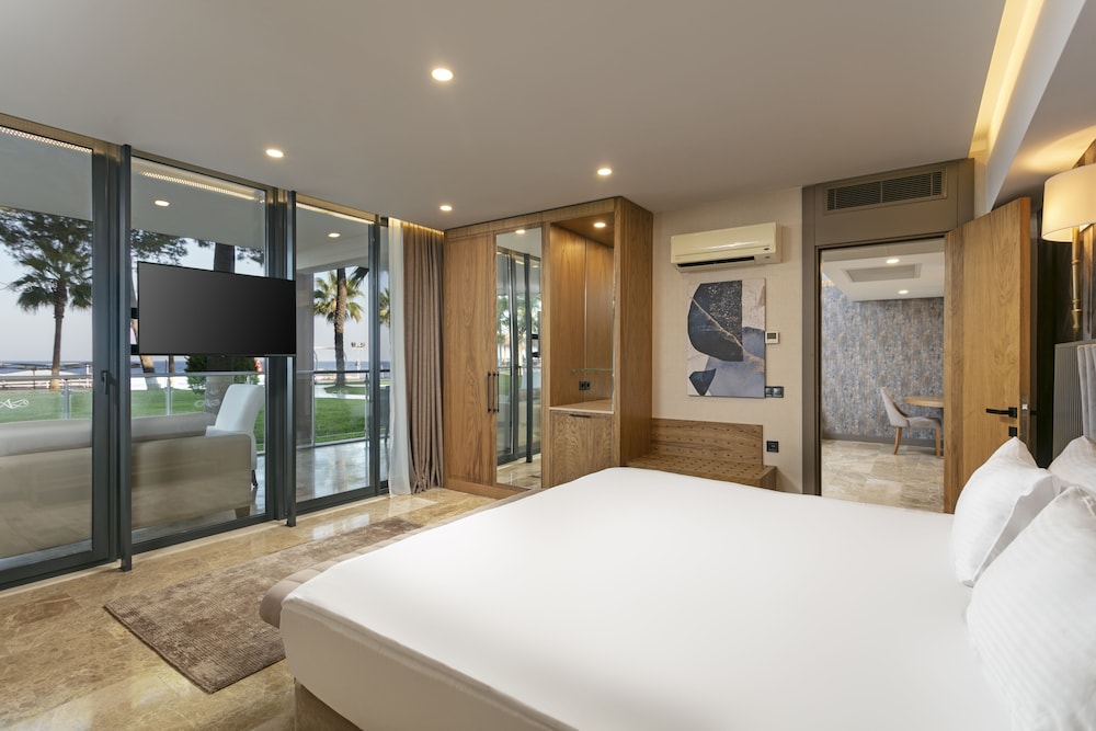 Luxury Suite, Sea View photo 1