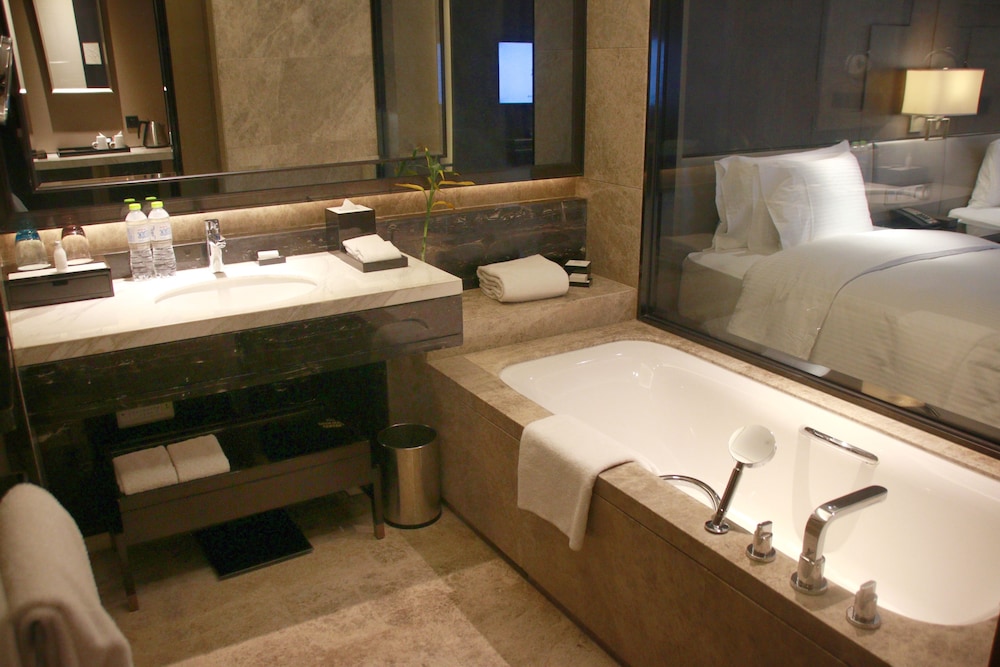 Deluxe Twin Room photo 3