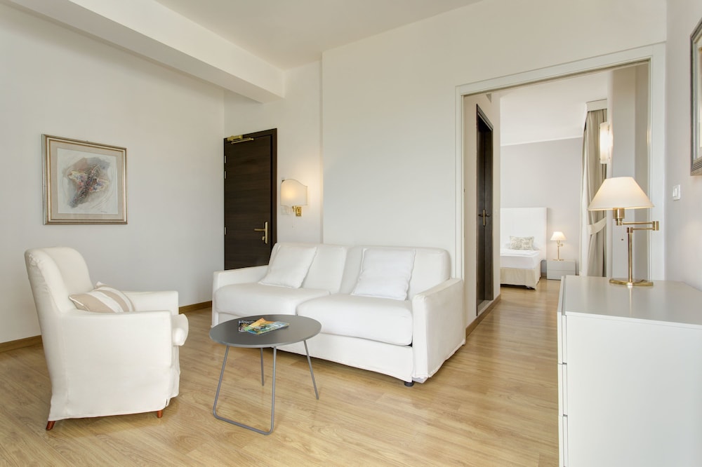 Suite, Terrace, Sea Facing (Lettino da spiaggia incluso) photo 1
