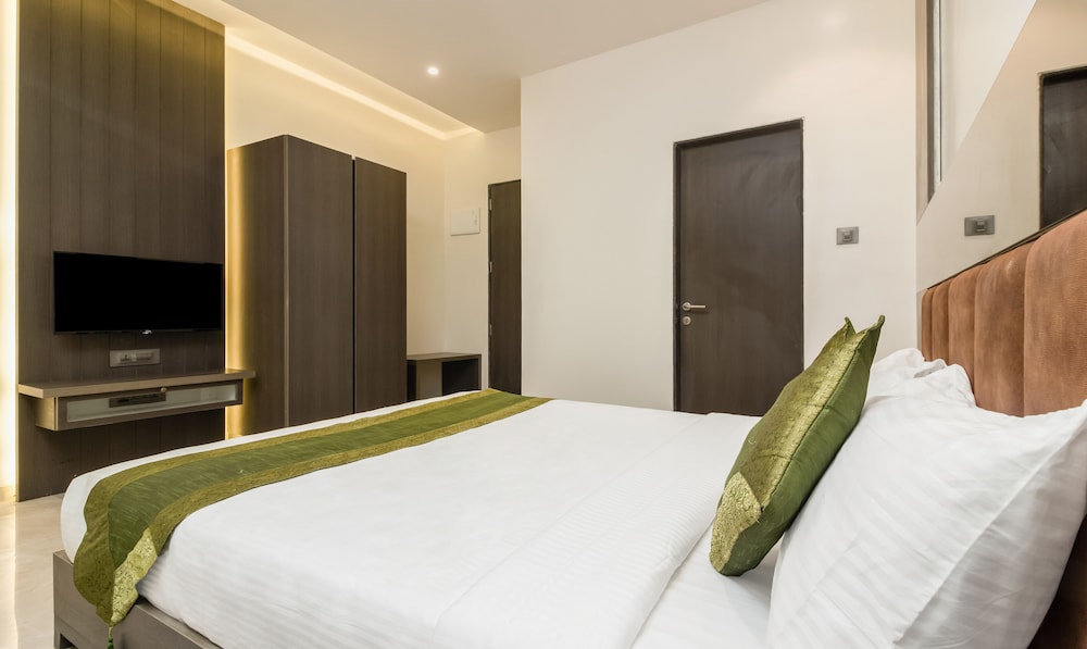 Executive Room - Photo 9