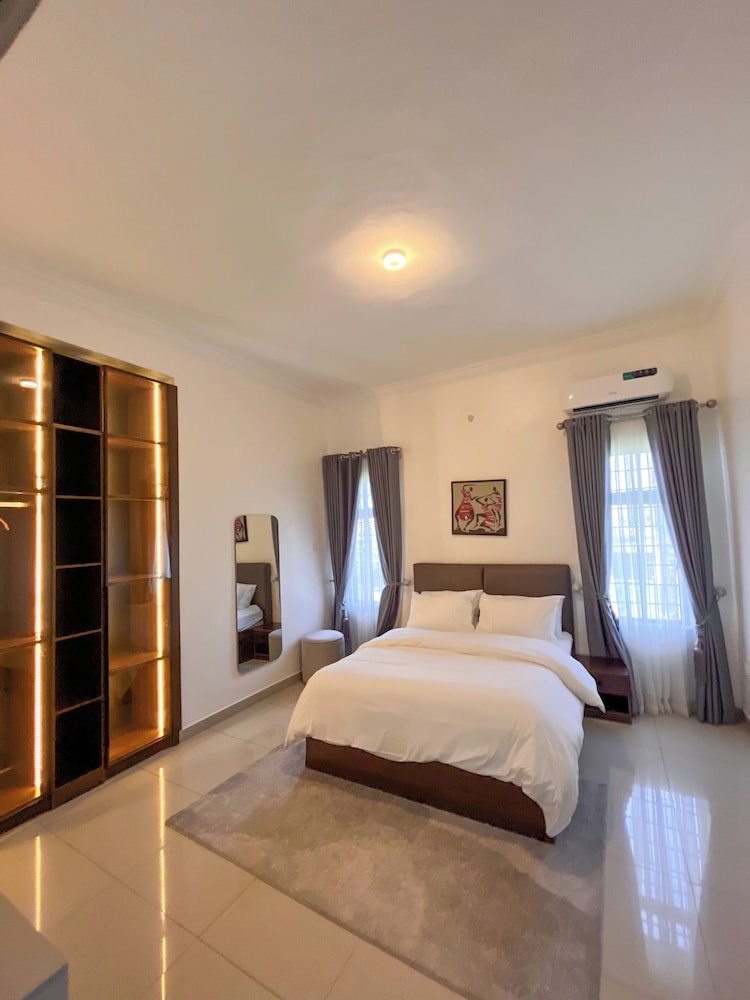 Deluxe Apartment, 3 Bedrooms, Private Bathroom