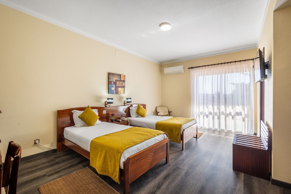 Standard Twin Room photo 3
