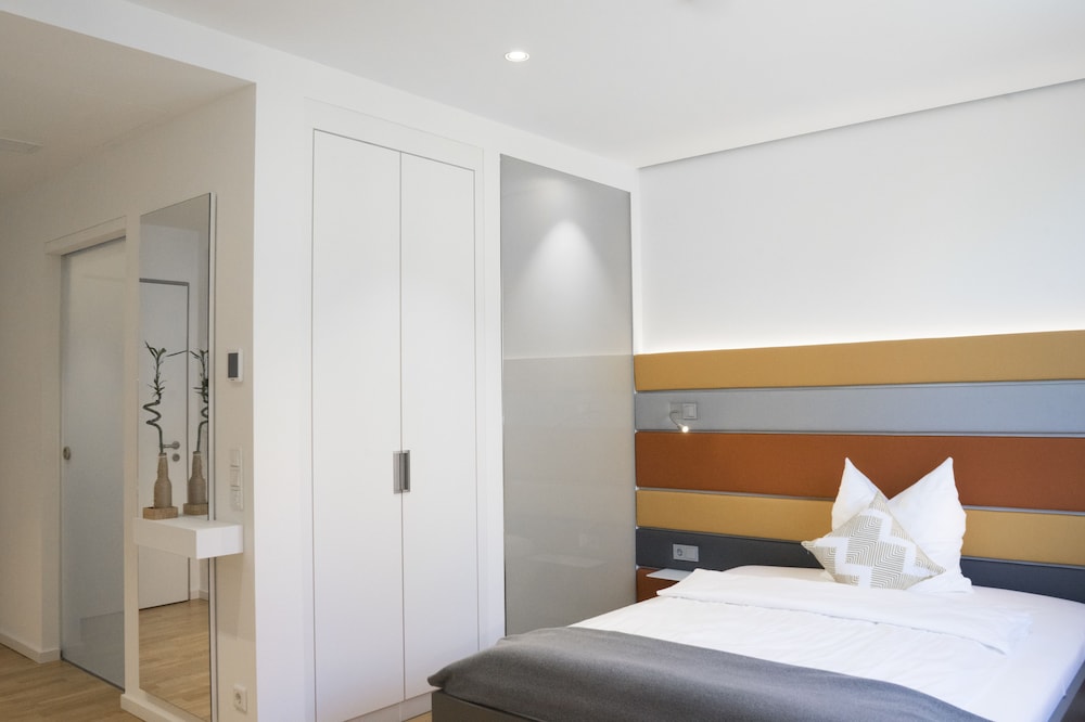 Comfort Single Room, 1 Queen Bed, Accessible, Non Smoking