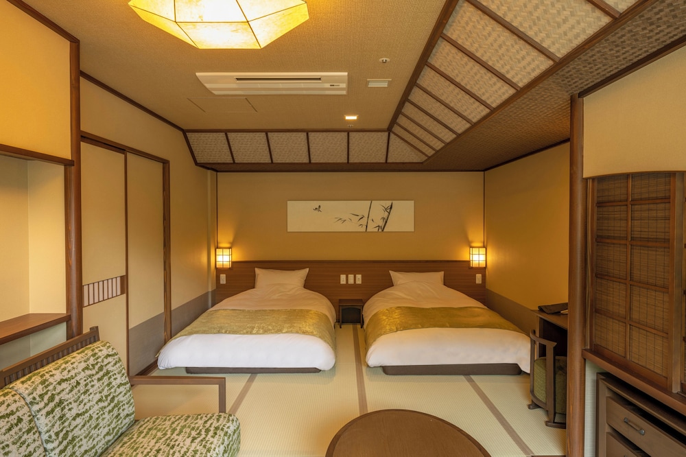 Twin Room 36sq, Non Smoking, Road side, with Hot Spring Bath - Photo 1