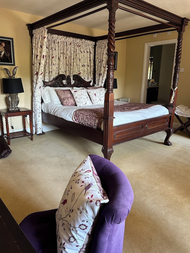 Egremount Four Poster